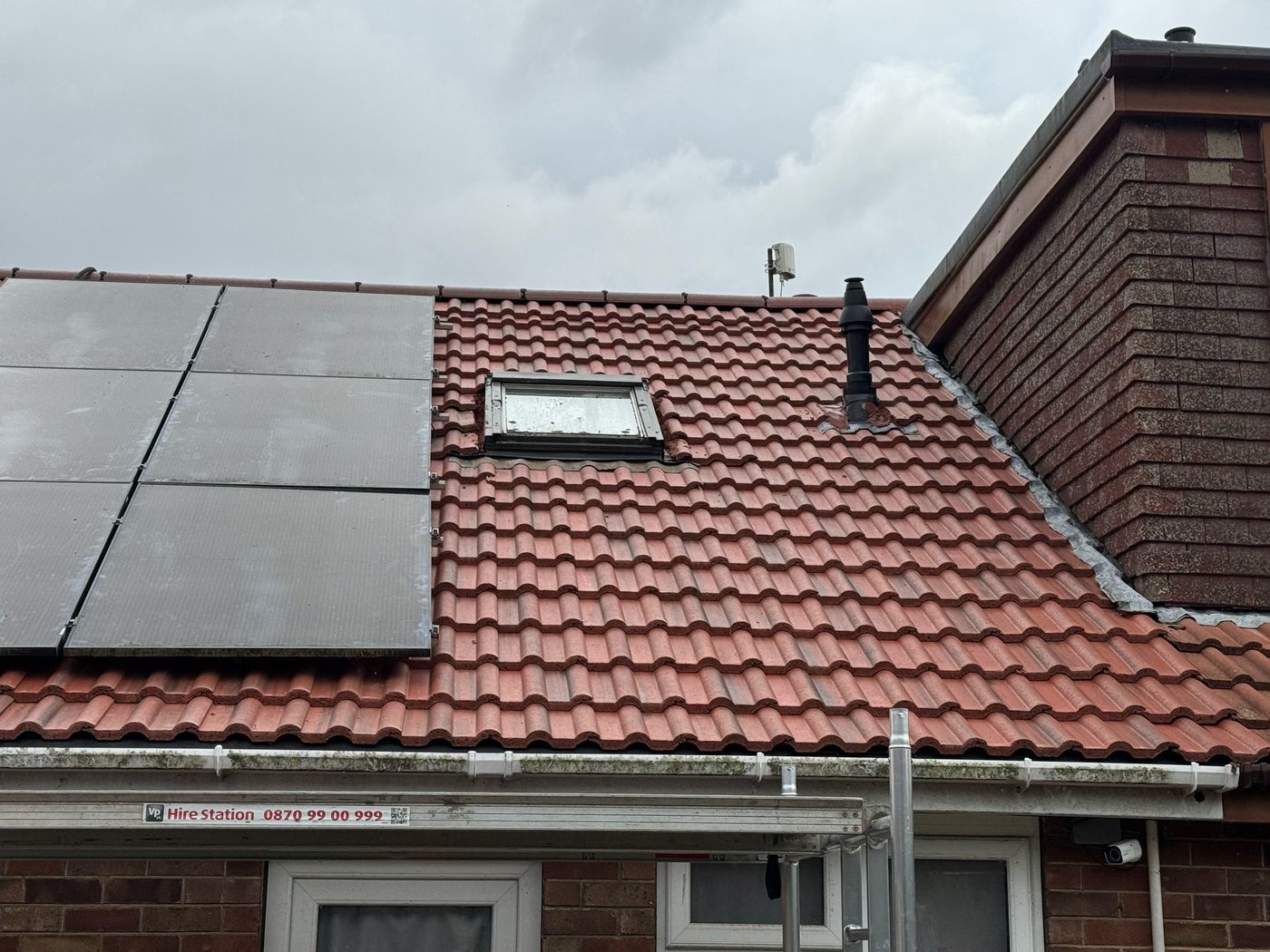 Tiled roof solar